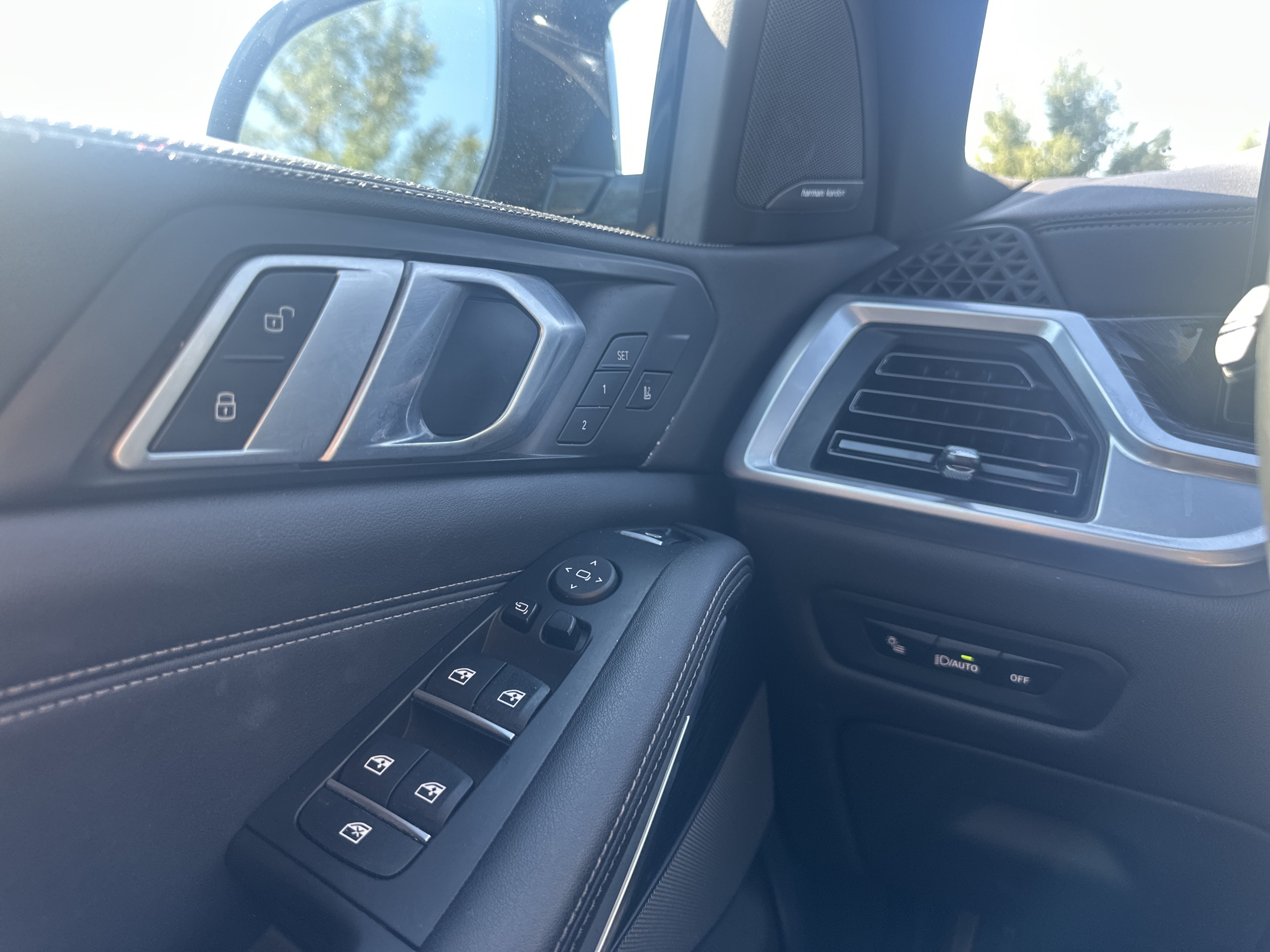 Used 2024 BMW X5 M60i w/ Parking Assistance Package AWD/4WD image 29