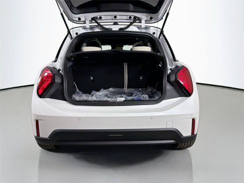 New 2026 MINI Cooper 2-Door Hardtop FWD image 25