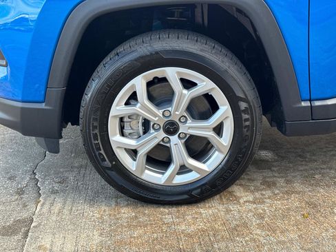 New 2026 Jeep Compass Latitude w/ Driver Assistance Group AWD/4WD image 10