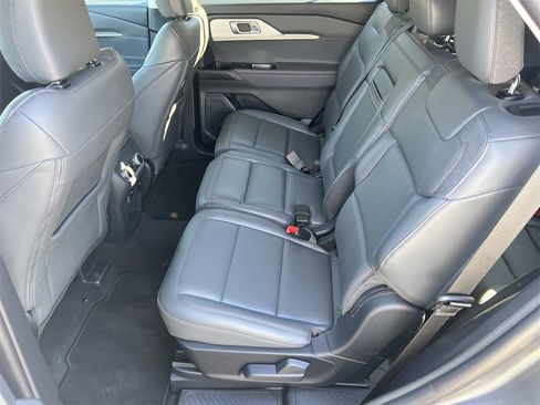New 2025 Ford Explorer Active w/ Active Comfort Package image 19