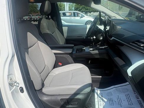 Used 2025 Toyota Sienna XLE w/ XLE Plus Package FWD image 15