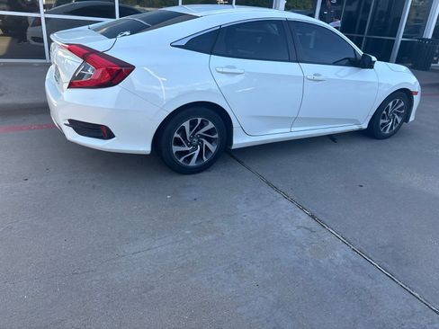Used 2016 Honda Civic EX image 5