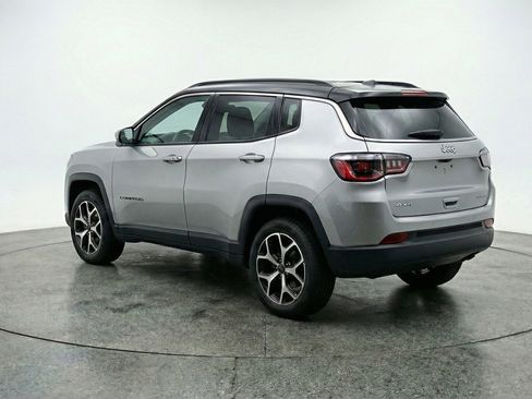 Used 2025 Jeep Compass Limited image 6