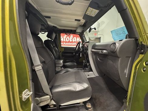 Used 2007 Jeep Wrangler Unlimited Sahara w/ Dual Top Group AWD/4WD image 9