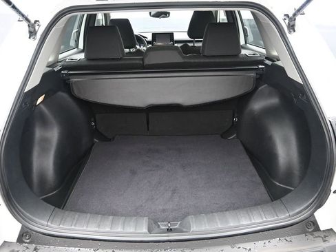 Used 2022 Toyota Corolla Cross LE FWD image 32