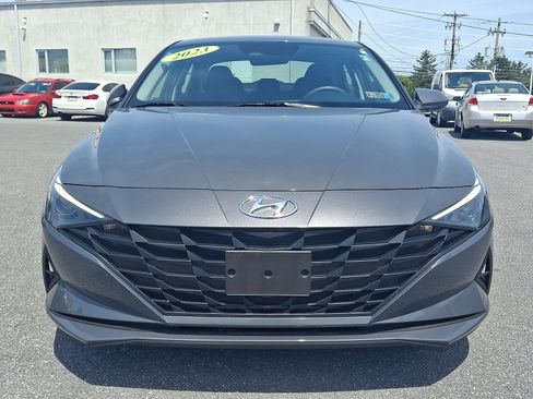 Used 2023 Hyundai Elantra SEL FWD image 2