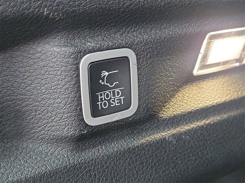 Used 2024 Jeep Grand Cherokee L Altitude image 24