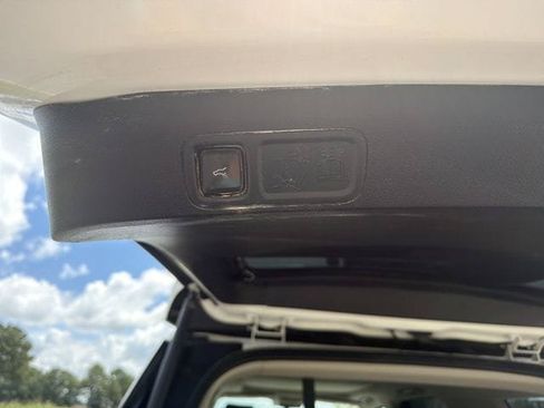 Used 2018 Ford Expedition Platinum AWD/4WD image 28