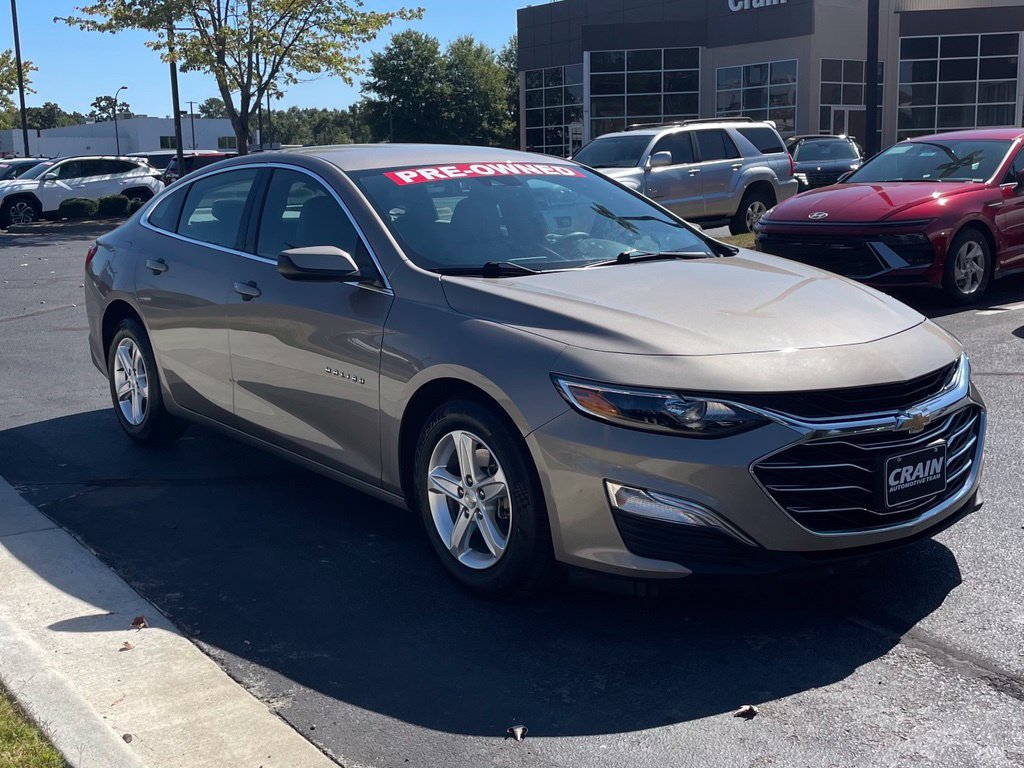 Used 2023 Chevrolet Malibu LS w/ Driver Confidence Package FWD image 2