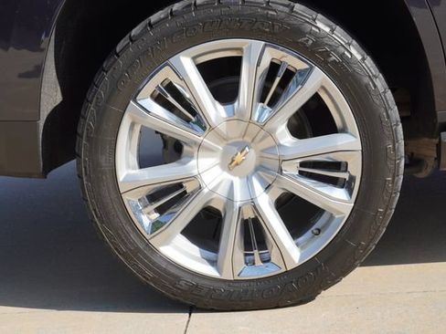 Used 2023 Chevrolet Tahoe High Country AWD/4WD image 9