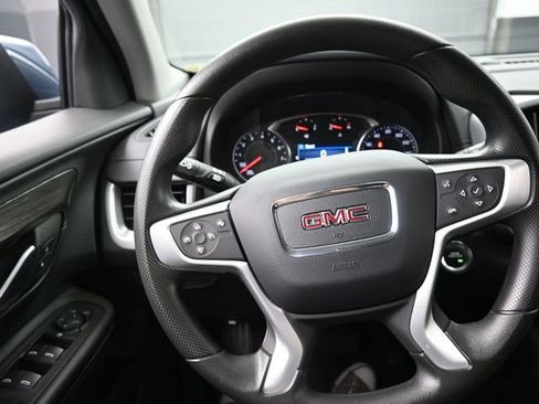 Used 2024 GMC Terrain SLE w/ Driver Convenience Package image 8