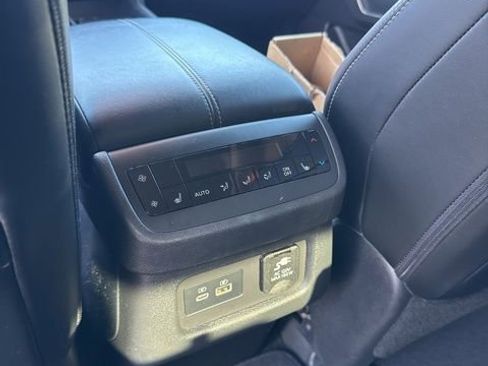 Used 2023 Nissan Pathfinder Platinum w/ Lighting Package (N92) image 11