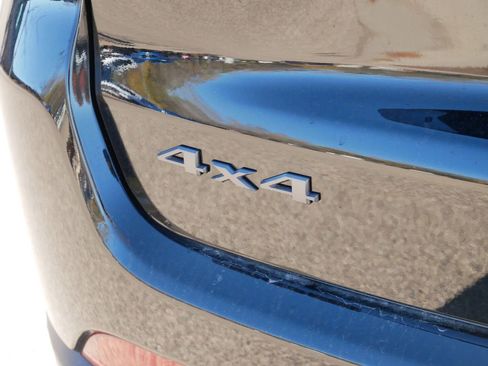 New 2026 Jeep Compass Latitude image 13