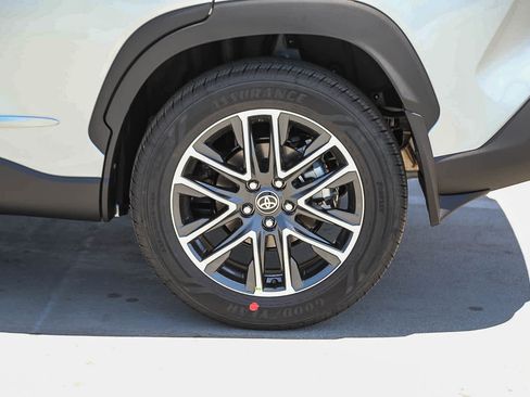 New 2026 Toyota Corolla Cross XLE AWD/4WD image 11