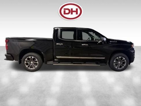 Used 2024 Chevrolet Silverado 1500 High Country w/ Technology Package AWD/4WD image 2
