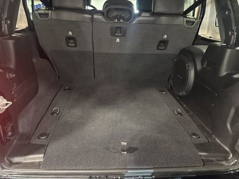 Used 2021 Jeep Wrangler Unlimited Sahara image 31