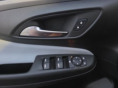 Used 2024 Buick Envista Preferred image 28