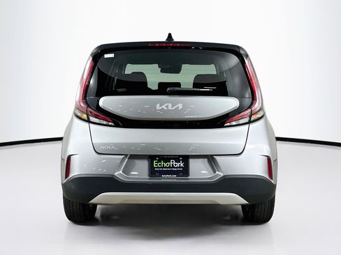 Used 2025 Kia Soul LX w/ LX Technology Package FWD image 7