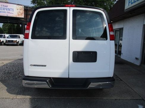 Used 2022 Chevrolet Express 2500 w/ Driver Convenience Package image 7