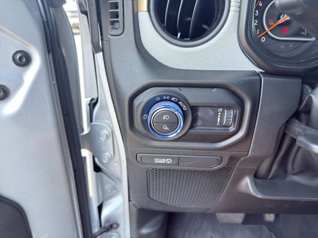 Used 2024 Jeep Gladiator Sport AWD/4WD image 13