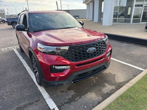 Used 2022 Ford Explorer ST-Line RWD image 2