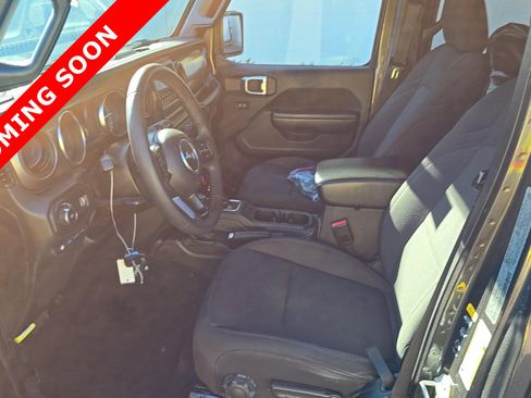 Used 2023 Jeep Wrangler Unlimited w/ Dual Top Group AWD/4WD image 6