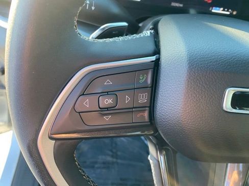 Used 2023 Jeep Grand Cherokee Altitude AWD/4WD image 24
