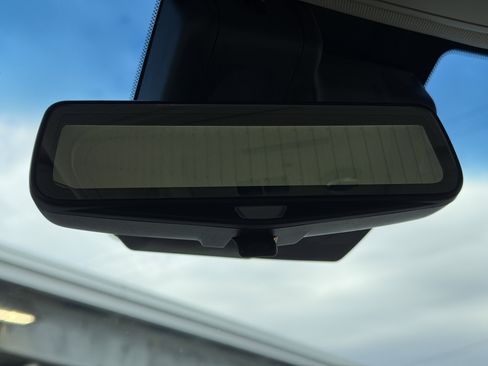 Used 2018 Cadillac Escalade ESV Premium Luxury image 20