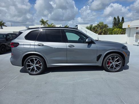 New 2026 BMW X5 xDrive40i w/ Executive Package AWD/4WD image 3
