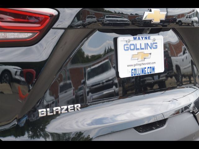New 2026 Chevrolet Blazer LT w/ Convenience Package FWD image 24