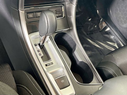 Used 2022 Subaru Ascent Premium w/ Convenience Package image 16