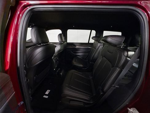 New 2025 Jeep Grand Cherokee L Limited w/ Trailer Tow Package image 18