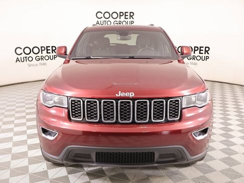Used 2019 Jeep Grand Cherokee Laredo w/ 18" Wheel & 8.4" Radio Group image 9
