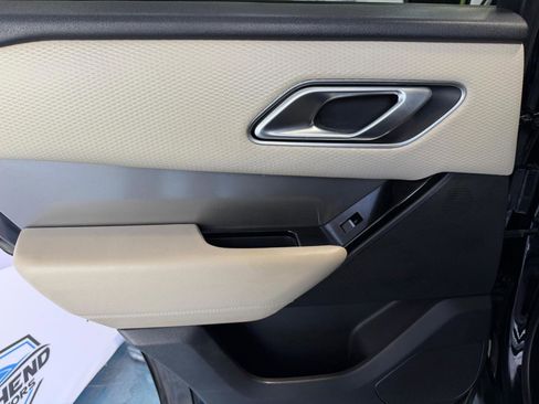 Used 2020 Land Rover Range Rover Velar S image 19