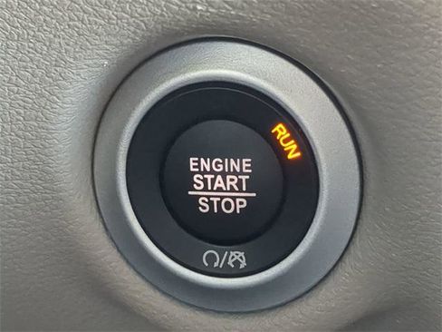 Certified 2024 Chrysler Pacifica Touring-L image 35