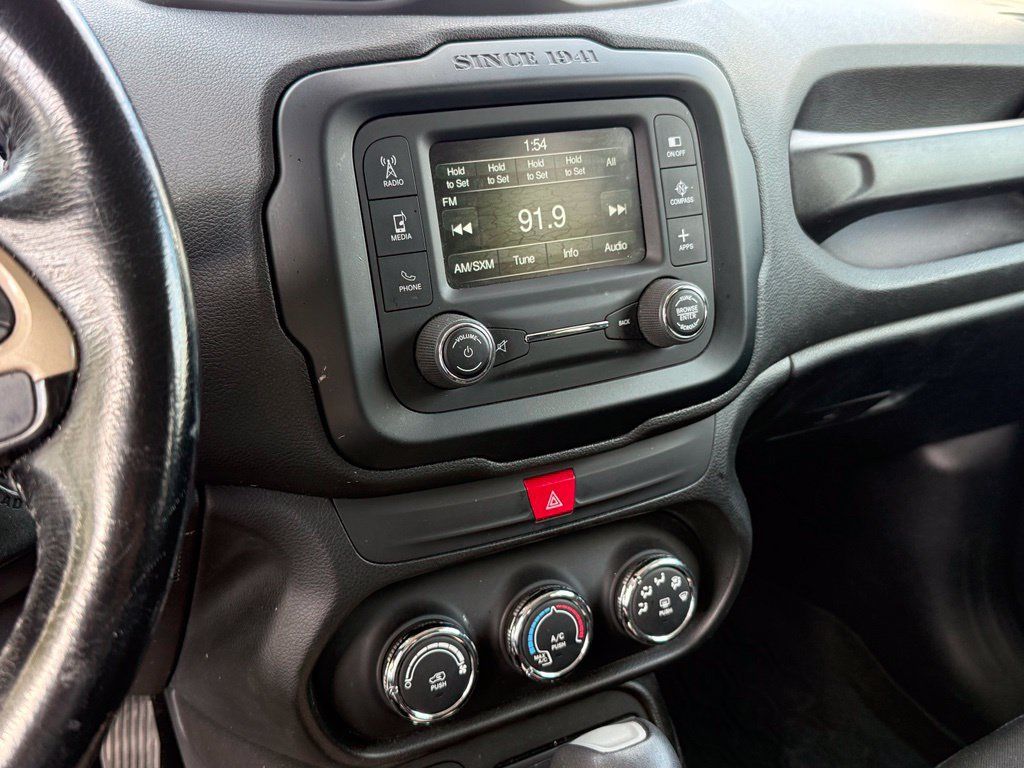 Used 2017 Jeep Renegade Latitude AWD/4WD image 15
