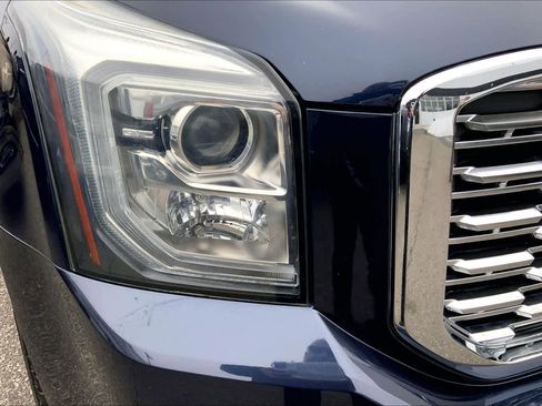 Used 2019 GMC Yukon XL Denali w/ Open Road Package image 27