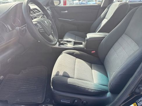 Used 2016 Toyota Camry LE FWD image 5