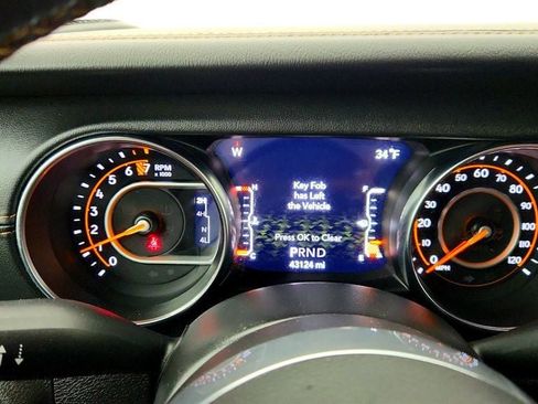 Used 2022 Jeep Wrangler Unlimited Sahara AWD/4WD image 14