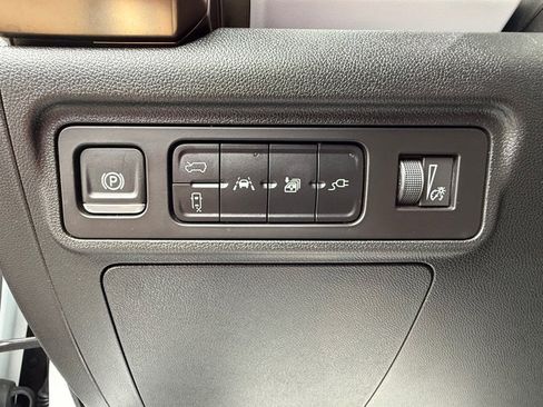 Used 2024 GMC Hummer EV 3X AWD/4WD image 15