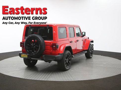 Used 2025 Jeep Wrangler Unlimited Sahara image 38