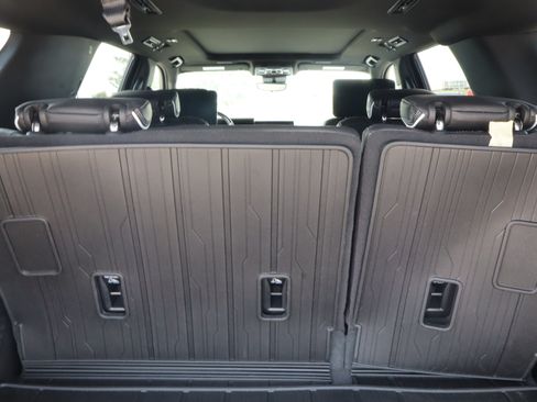 New 2026 GMC Yukon AT4 Ultimate w/ LPO, Floor Liner Package AWD/4WD image 15