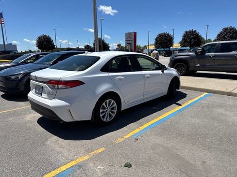 Used 2024 Toyota Corolla LE w/ LE Convenience Package AWD/4WD image 5