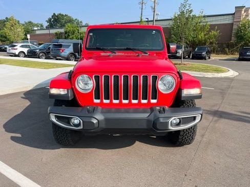 Used 2018 Jeep Wrangler Unlimited Sahara AWD/4WD image 2