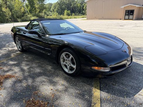Used 2002 Chevrolet Corvette Convertible w/ Preferred Equipment Group2 image 7