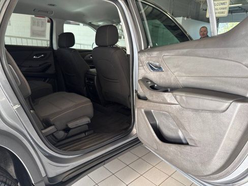 Used 2021 Chevrolet Traverse LT AWD/4WD image 25