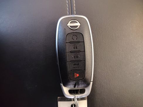 Used 2024 Nissan Pathfinder Platinum FWD image 34