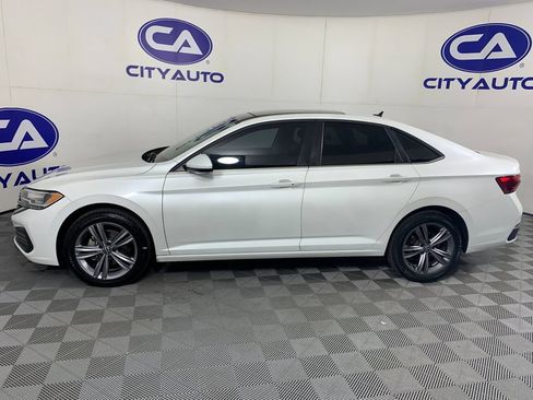 Used 2023 Volkswagen Jetta SE w/ Panoramic Sunroof Package FWD image 6