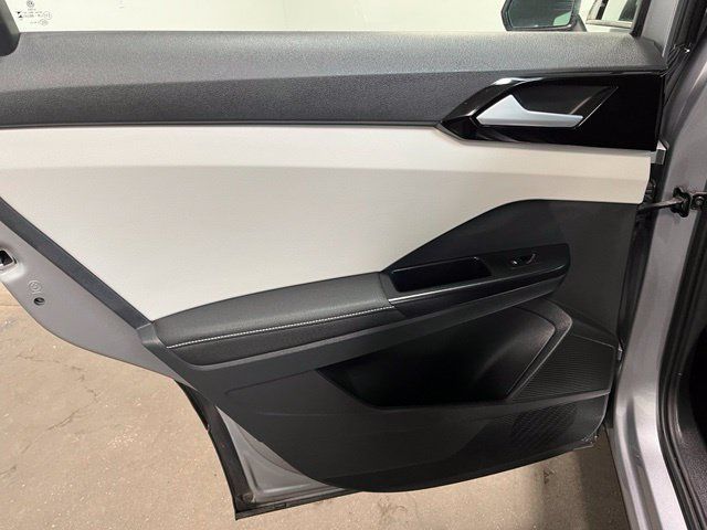Used 2025 Volkswagen Taos S AWD/4WD image 15