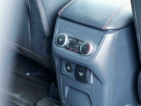 Used 2025 Ford Explorer ST AWD/4WD image 24
